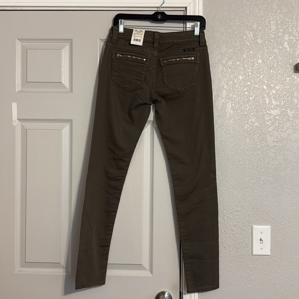 Miss Me Signature Skinny Jeans - Picture 7 of 12